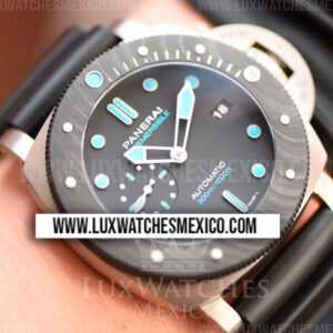 Panerai Luminor Submersible Carbotech Titanium 47 mm Mejor Edición Bisel de Carbotech Dial Negro con Correa de Caucho