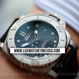 Panerai Luminor Submersible Mike Horn PAM984 de Titanio Mejor Edición Dial Negro con Correa de Nylon Negro
